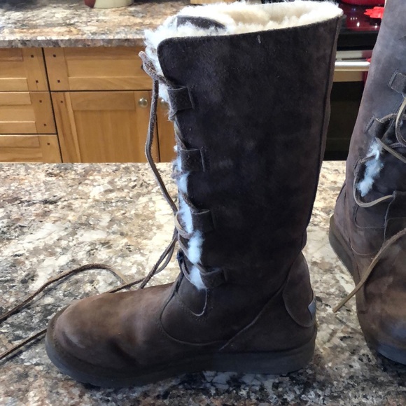 Ladies size8 Ugg’s chocolate brown - Picture 2 of 3